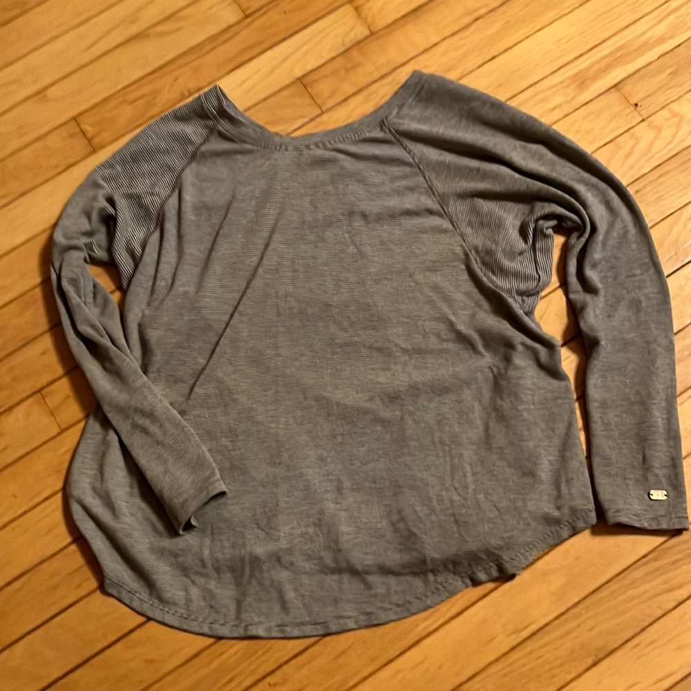 Tommy hillfiger sport long sleeve small top